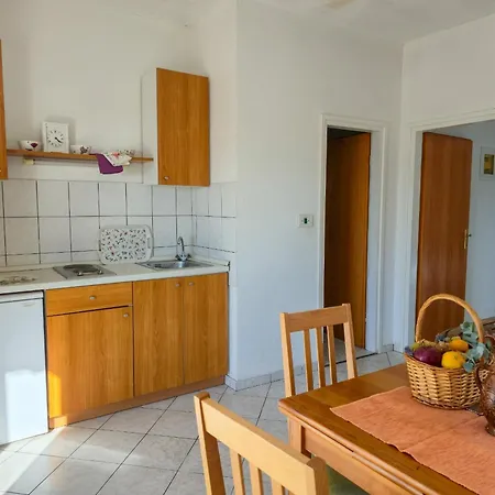 Giran Apartmán *